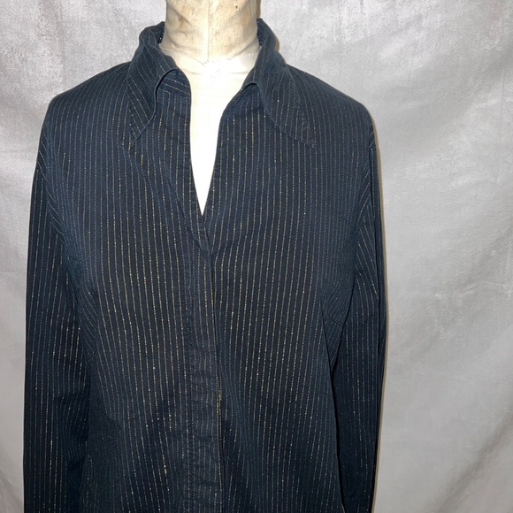 Black button down blouse‎ with gold shimmer stripes size Large - Picture 2 of 15